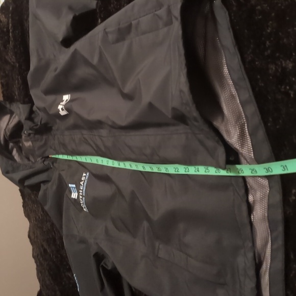 Helly Hansen Black Hooded Windbreaker Jacket - Picture 7 of 13